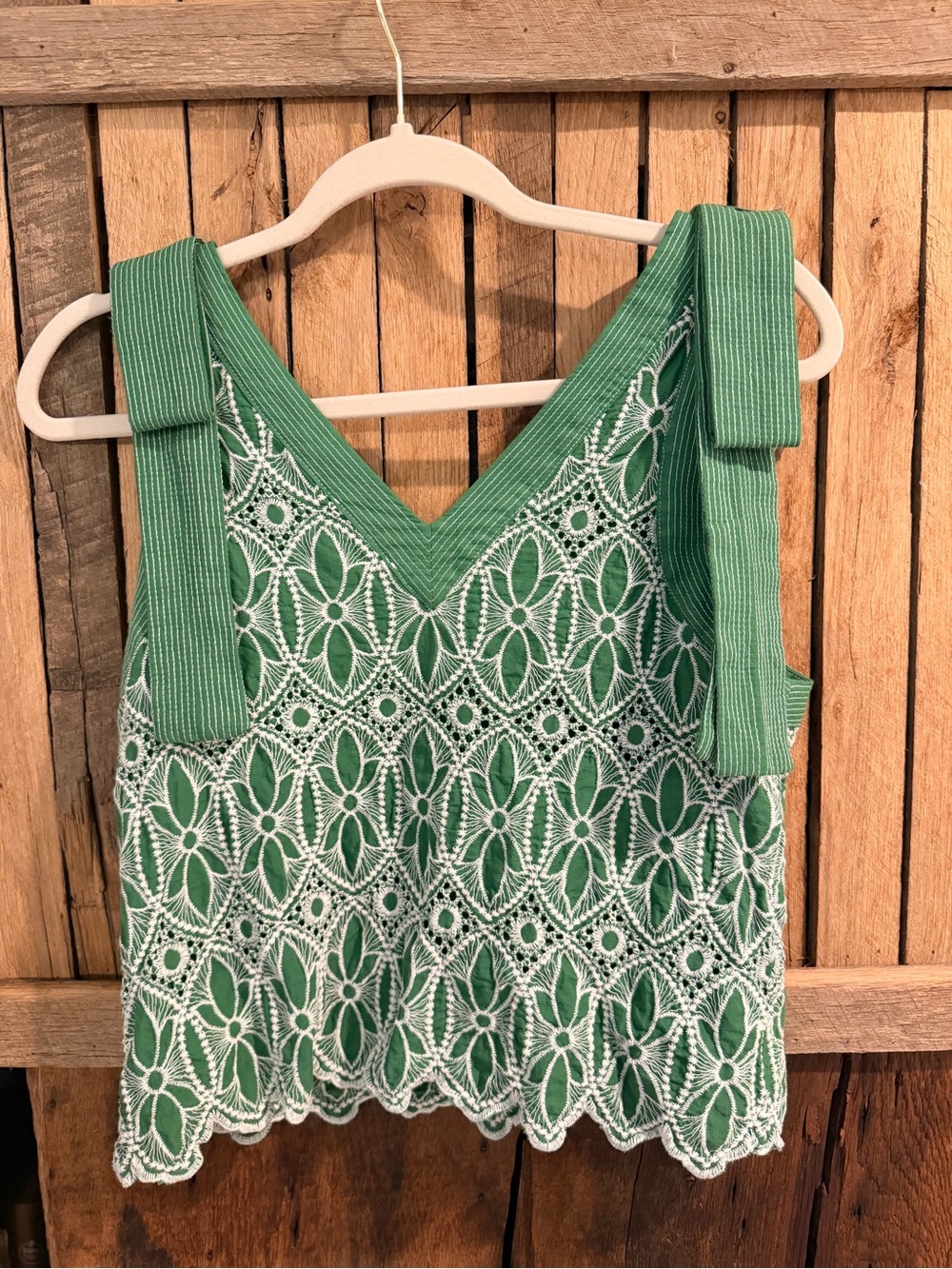 entro Green Lace V-Neck Tie-Strap Camisole - Picture 1 of 5